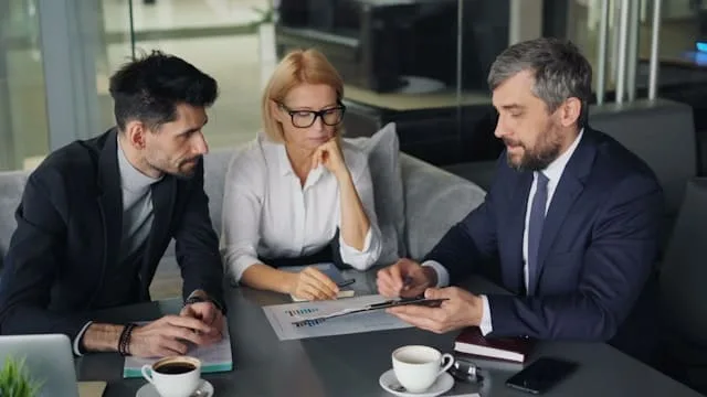 Conclusión: la interpretación de enlace como inversión estratégica para tus negociaciones